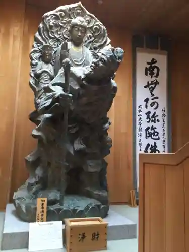 善光寺大本願の仏像