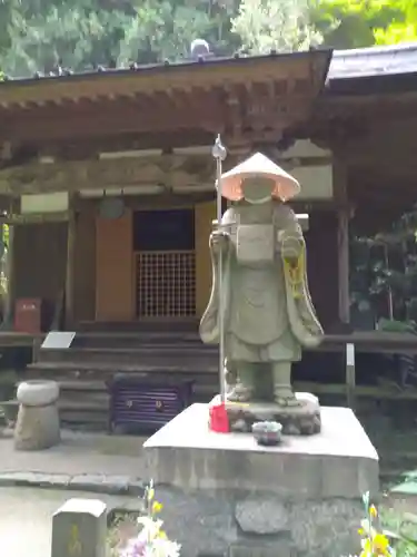 施福寺の像