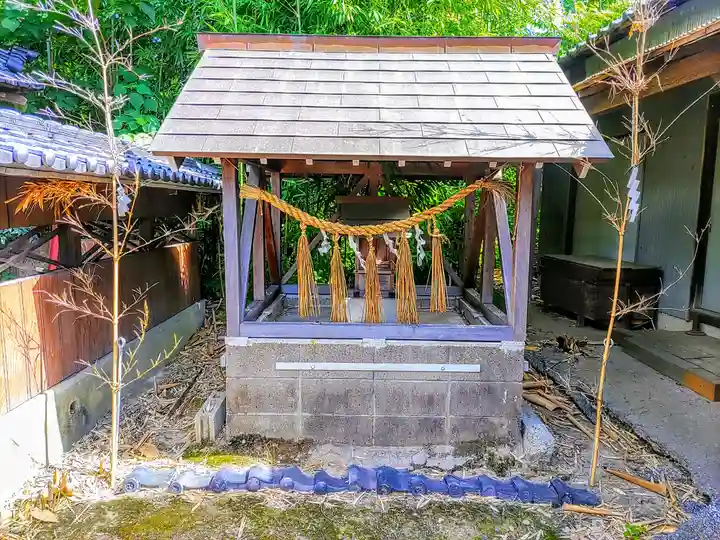 神明社の末社・摂社