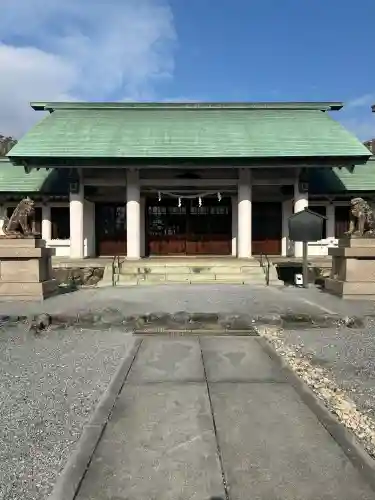 三條神社の{uncategorized: "未分類", other: "その他", undefined: "問題あり", building: "その他建物", grave: "お墓", sacred_gate: "鳥居", guardian: "狛犬", statue: "像", buddha: "仏像", history: "歴史", nature: "自然", garden: "庭園", animal: "動物", pagoda: "塔", temizu: "手水舎", mountain_gate: "山門・神門", sanctuary: "本殿・本堂", subordinate: "末社・摂社", art: "芸術", scenery: "景色", jizo: "地蔵", ema: "絵馬", goshuin: "御朱印", omikuji: "おみくじ", items: "授与品その他", amulet: "お守り", goshuincho: "御朱印帳", eats: "食事", festival: "お祭り", votive_dance: "神楽", shichigosan: "七五三参", wedding: "結婚式", experience: "体験その他", initially: "初詣", around: "周辺", anti_infection: "感染症対策"}