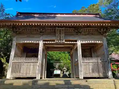 鳥海山大物忌神社蕨岡口ノ宮の山門・神門