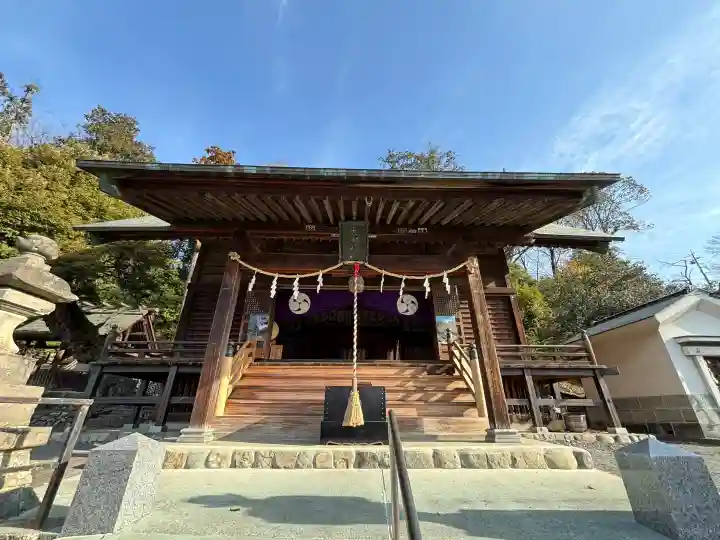 千ケ瀬神社の{uncategorized: "未分類", other: "その他", undefined: "問題あり", building: "その他建物", grave: "お墓", sacred_gate: "鳥居", guardian: "狛犬", statue: "像", buddha: "仏像", history: "歴史", nature: "自然", garden: "庭園", animal: "動物", pagoda: "塔", temizu: "手水舎", mountain_gate: "山門・神門", sanctuary: "本殿・本堂", subordinate: "末社・摂社", art: "芸術", scenery: "景色", jizo: "地蔵", ema: "絵馬", goshuin: "御朱印", omikuji: "おみくじ", items: "授与品その他", amulet: "お守り", goshuincho: "御朱印帳", eats: "食事", festival: "お祭り", votive_dance: "神楽", shichigosan: "七五三参", wedding: "結婚式", experience: "体験その他", initially: "初詣", around: "周辺", anti_infection: "感染症対策"}