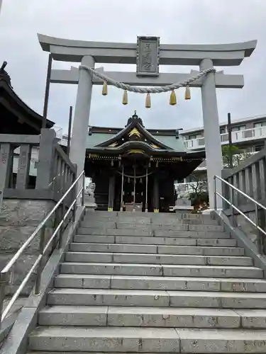 円行八幡宮の鳥居