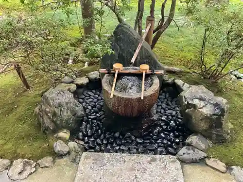 西芳寺の手水舎