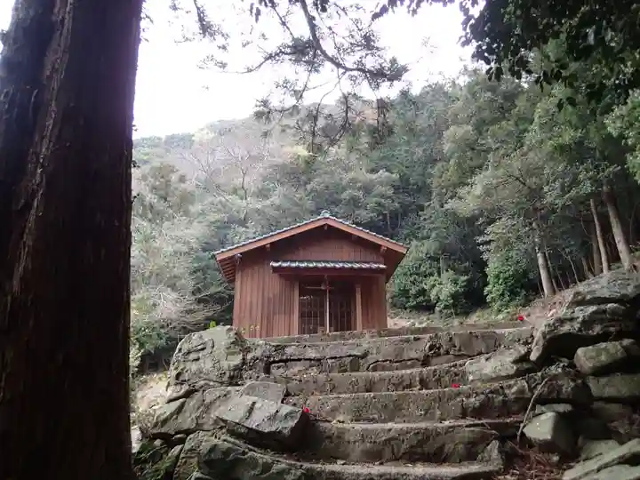 敷島神社の本殿・本堂