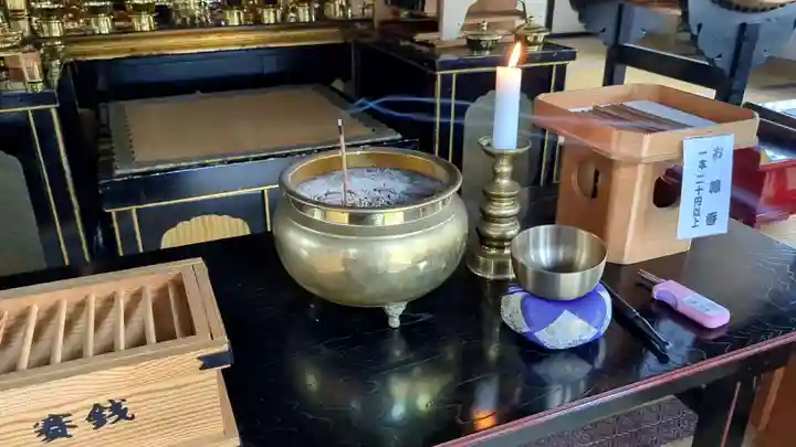 眞久寺六角堂の本殿・本堂