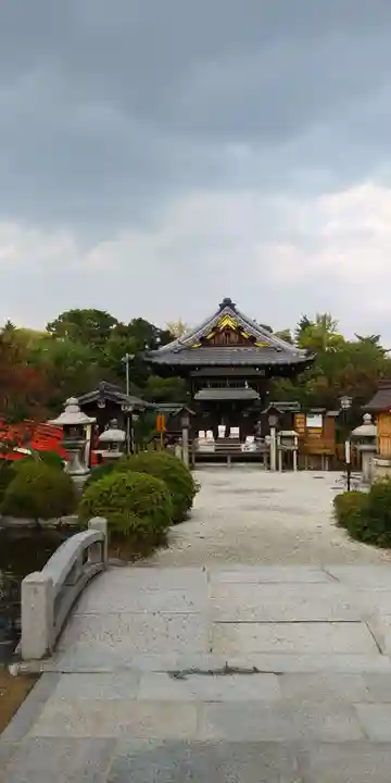 神泉苑の本殿・本堂