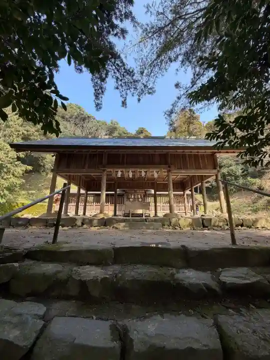 眞名井神社の{uncategorized: "未分類", other: "その他", undefined: "問題あり", building: "その他建物", grave: "お墓", sacred_gate: "鳥居", guardian: "狛犬", statue: "像", buddha: "仏像", history: "歴史", nature: "自然", garden: "庭園", animal: "動物", pagoda: "塔", temizu: "手水舎", mountain_gate: "山門・神門", sanctuary: "本殿・本堂", subordinate: "末社・摂社", art: "芸術", scenery: "景色", jizo: "地蔵", ema: "絵馬", goshuin: "御朱印", omikuji: "おみくじ", items: "授与品その他", amulet: "お守り", goshuincho: "御朱印帳", eats: "食事", festival: "お祭り", votive_dance: "神楽", shichigosan: "七五三参", wedding: "結婚式", experience: "体験その他", initially: "初詣", around: "周辺", anti_infection: "感染症対策"}