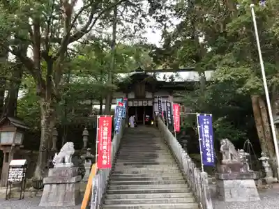 敢國神社の本殿・本堂