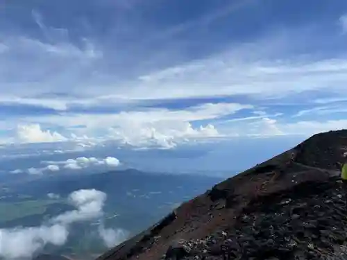 富士山頂上久須志神社の景色