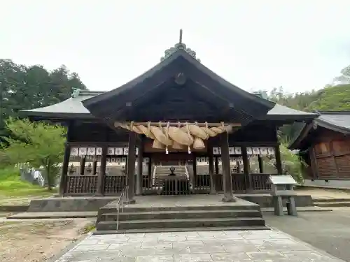揖夜神社の{uncategorized: "未分類", other: "その他", undefined: "問題あり", building: "その他建物", grave: "お墓", sacred_gate: "鳥居", guardian: "狛犬", statue: "像", buddha: "仏像", history: "歴史", nature: "自然", garden: "庭園", animal: "動物", pagoda: "塔", temizu: "手水舎", mountain_gate: "山門・神門", sanctuary: "本殿・本堂", subordinate: "末社・摂社", art: "芸術", scenery: "景色", jizo: "地蔵", ema: "絵馬", goshuin: "御朱印", omikuji: "おみくじ", items: "授与品その他", amulet: "お守り", goshuincho: "御朱印帳", eats: "食事", festival: "お祭り", votive_dance: "神楽", shichigosan: "七五三参", wedding: "結婚式", experience: "体験その他", initially: "初詣", around: "周辺", anti_infection: "感染症対策"}