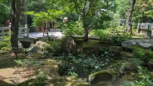 比布神社の庭園