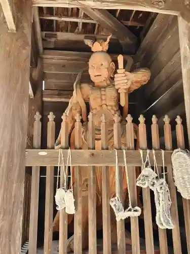 長明寺の像