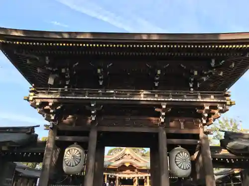 寒川神社の山門・神門