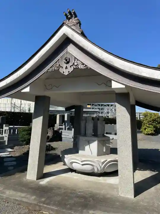 蓮光寺の{uncategorized: "未分類", other: "その他", undefined: "問題あり", building: "その他建物", grave: "お墓", sacred_gate: "鳥居", guardian: "狛犬", statue: "像", buddha: "仏像", history: "歴史", nature: "自然", garden: "庭園", animal: "動物", pagoda: "塔", temizu: "手水舎", mountain_gate: "山門・神門", sanctuary: "本殿・本堂", subordinate: "末社・摂社", art: "芸術", scenery: "景色", jizo: "地蔵", ema: "絵馬", goshuin: "御朱印", omikuji: "おみくじ", items: "授与品その他", amulet: "お守り", goshuincho: "御朱印帳", eats: "食事", festival: "お祭り", votive_dance: "神楽", shichigosan: "七五三参", wedding: "結婚式", experience: "体験その他", initially: "初詣", around: "周辺", anti_infection: "感染症対策"}