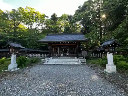 吉野神宮の{uncategorized: "未分類", other: "その他", undefined: "問題あり", building: "その他建物", grave: "お墓", sacred_gate: "鳥居", guardian: "狛犬", statue: "像", buddha: "仏像", history: "歴史", nature: "自然", garden: "庭園", animal: "動物", pagoda: "塔", temizu: "手水舎", mountain_gate: "山門・神門", sanctuary: "本殿・本堂", subordinate: "末社・摂社", art: "芸術", scenery: "景色", jizo: "地蔵", ema: "絵馬", goshuin: "御朱印", omikuji: "おみくじ", items: "授与品その他", amulet: "お守り", goshuincho: "御朱印帳", eats: "食事", festival: "お祭り", votive_dance: "神楽", shichigosan: "七五三参", wedding: "結婚式", experience: "体験その他", initially: "初詣", around: "周辺", anti_infection: "感染症対策"}