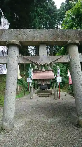 梨郷神社の末社