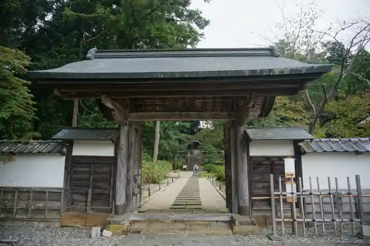 月照寺の山門・神門