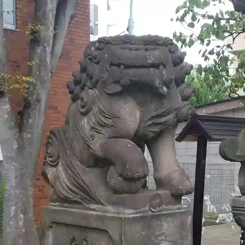 穏田神社の狛犬