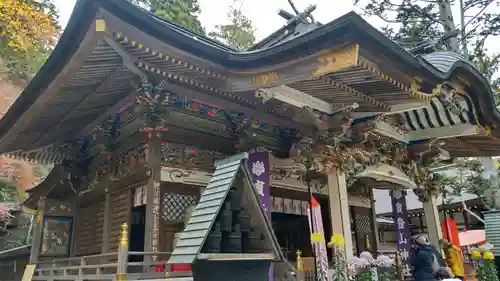 宝登山神社の本殿・本堂