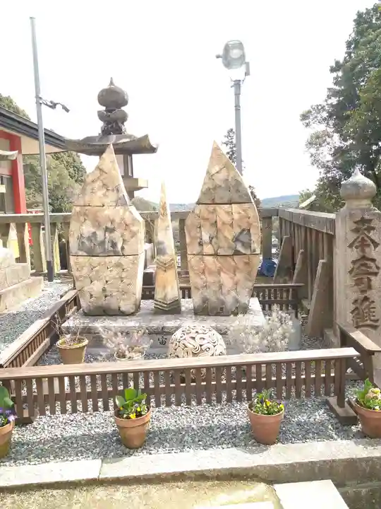由加山 由加神社本宮の芸術