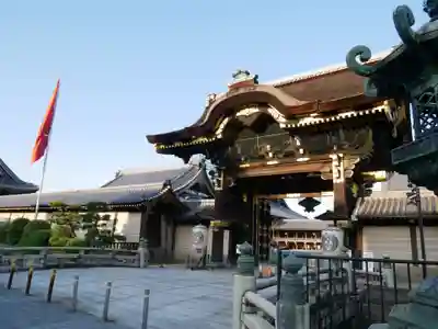 本願寺(西本願寺)の山門・神門