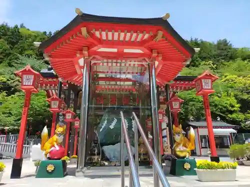 箱根天聖稲荷大権現神社の本殿・本堂