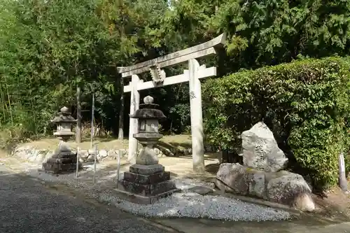 佐紀神社（西畑）の鳥居