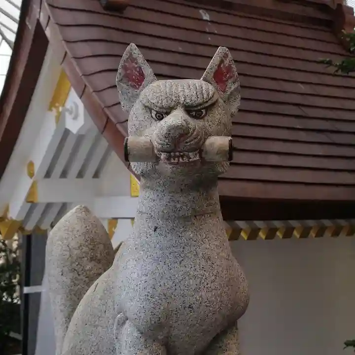三囲神社(三圍神社)日本橋摂社の狛犬