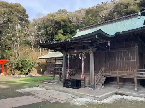洲崎神社の{uncategorized: "未分類", other: "その他", undefined: "問題あり", building: "その他建物", grave: "お墓", sacred_gate: "鳥居", guardian: "狛犬", statue: "像", buddha: "仏像", history: "歴史", nature: "自然", garden: "庭園", animal: "動物", pagoda: "塔", temizu: "手水舎", mountain_gate: "山門・神門", sanctuary: "本殿・本堂", subordinate: "末社・摂社", art: "芸術", scenery: "景色", jizo: "地蔵", ema: "絵馬", goshuin: "御朱印", omikuji: "おみくじ", items: "授与品その他", amulet: "お守り", goshuincho: "御朱印帳", eats: "食事", festival: "お祭り", votive_dance: "神楽", shichigosan: "七五三参", wedding: "結婚式", experience: "体験その他", initially: "初詣", around: "周辺", anti_infection: "感染症対策"}