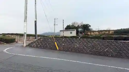 穴塚稲荷神社の周辺