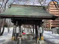 彌彦神社 (伊夜日子神社)の手水舎