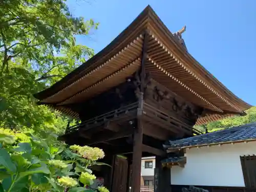 普門寺(切り絵御朱印発祥の寺)の山門・神門