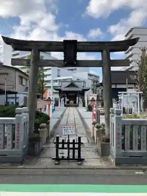 高田氷川神社の{uncategorized: "未分類", other: "その他", undefined: "問題あり", building: "その他建物", grave: "お墓", sacred_gate: "鳥居", guardian: "狛犬", statue: "像", buddha: "仏像", history: "歴史", nature: "自然", garden: "庭園", animal: "動物", pagoda: "塔", temizu: "手水舎", mountain_gate: "山門・神門", sanctuary: "本殿・本堂", subordinate: "末社・摂社", art: "芸術", scenery: "景色", jizo: "地蔵", ema: "絵馬", goshuin: "御朱印", omikuji: "おみくじ", items: "授与品その他", amulet: "お守り", goshuincho: "御朱印帳", eats: "食事", festival: "お祭り", votive_dance: "神楽", shichigosan: "七五三参", wedding: "結婚式", experience: "体験その他", initially: "初詣", around: "周辺", anti_infection: "感染症対策"}