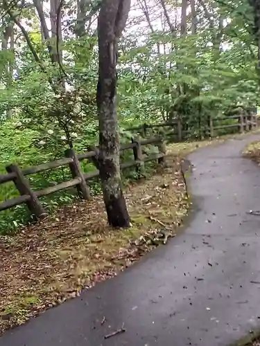 音更神社の庭園