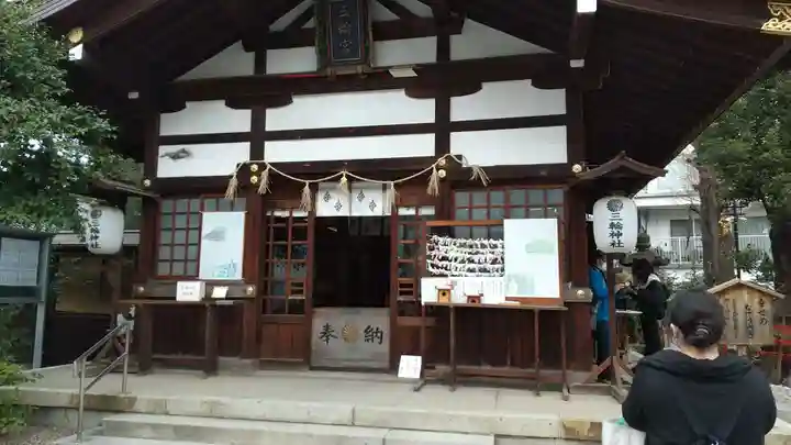 三輪神社の本殿・本堂