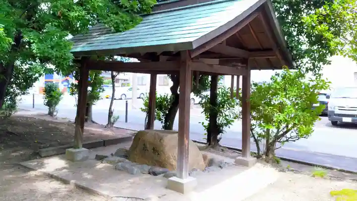 八劔社の手水舎