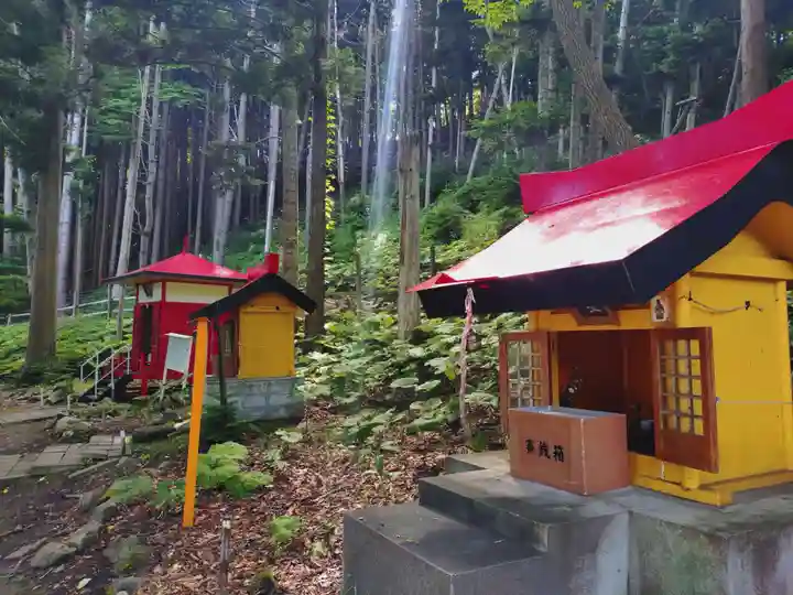 神社(洞爺湖中の島)の本殿・本堂