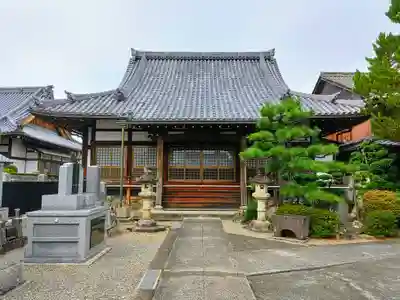 西蓮寺の本殿・本堂