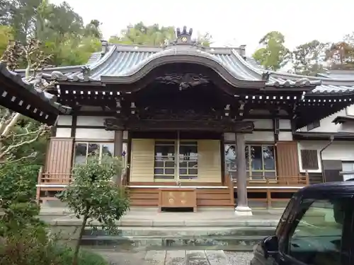 萬蔵寺の本殿・本堂