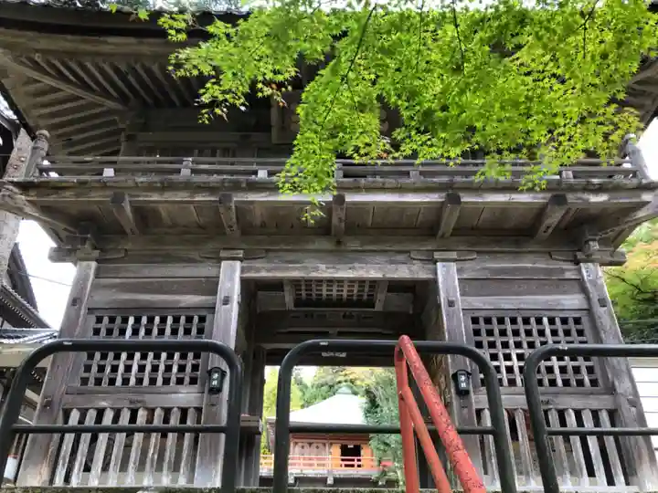 日石寺の山門・神門
