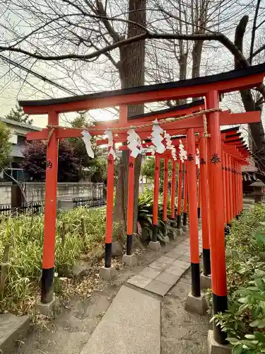 金山神社(若宮八幡宮境内社)の{uncategorized: "未分類", other: "その他", undefined: "問題あり", building: "その他建物", grave: "お墓", sacred_gate: "鳥居", guardian: "狛犬", statue: "像", buddha: "仏像", history: "歴史", nature: "自然", garden: "庭園", animal: "動物", pagoda: "塔", temizu: "手水舎", mountain_gate: "山門・神門", sanctuary: "本殿・本堂", subordinate: "末社・摂社", art: "芸術", scenery: "景色", jizo: "地蔵", ema: "絵馬", goshuin: "御朱印", omikuji: "おみくじ", items: "授与品その他", amulet: "お守り", goshuincho: "御朱印帳", eats: "食事", festival: "お祭り", votive_dance: "神楽", shichigosan: "七五三参", wedding: "結婚式", experience: "体験その他", initially: "初詣", around: "周辺", anti_infection: "感染症対策"}