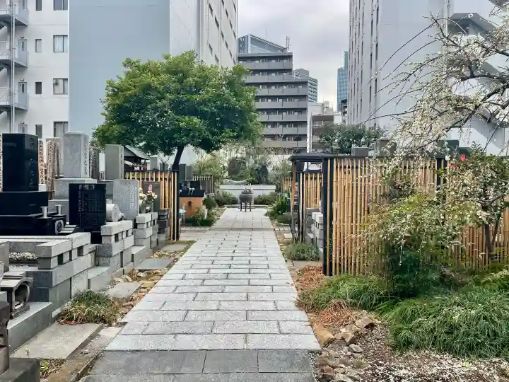 西応寺の{uncategorized: "未分類", other: "その他", undefined: "問題あり", building: "その他建物", grave: "お墓", sacred_gate: "鳥居", guardian: "狛犬", statue: "像", buddha: "仏像", history: "歴史", nature: "自然", garden: "庭園", animal: "動物", pagoda: "塔", temizu: "手水舎", mountain_gate: "山門・神門", sanctuary: "本殿・本堂", subordinate: "末社・摂社", art: "芸術", scenery: "景色", jizo: "地蔵", ema: "絵馬", goshuin: "御朱印", omikuji: "おみくじ", items: "授与品その他", amulet: "お守り", goshuincho: "御朱印帳", eats: "食事", festival: "お祭り", votive_dance: "神楽", shichigosan: "七五三参", wedding: "結婚式", experience: "体験その他", initially: "初詣", around: "周辺", anti_infection: "感染症対策"}
