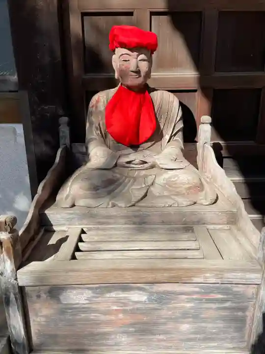 願行寺の{uncategorized: "未分類", other: "その他", undefined: "問題あり", building: "その他建物", grave: "お墓", sacred_gate: "鳥居", guardian: "狛犬", statue: "像", buddha: "仏像", history: "歴史", nature: "自然", garden: "庭園", animal: "動物", pagoda: "塔", temizu: "手水舎", mountain_gate: "山門・神門", sanctuary: "本殿・本堂", subordinate: "末社・摂社", art: "芸術", scenery: "景色", jizo: "地蔵", ema: "絵馬", goshuin: "御朱印", omikuji: "おみくじ", items: "授与品その他", amulet: "お守り", goshuincho: "御朱印帳", eats: "食事", festival: "お祭り", votive_dance: "神楽", shichigosan: "七五三参", wedding: "結婚式", experience: "体験その他", initially: "初詣", around: "周辺", anti_infection: "感染症対策"}