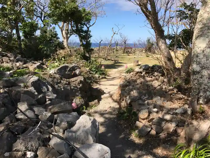今帰仁里主所火の神(沖縄県)