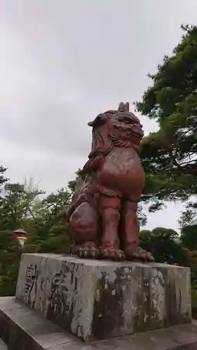 白山神社の狛犬