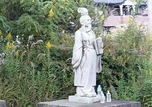 金比羅神社 （徐福雨乞地蔵祠）の像