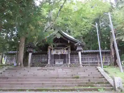 諏訪大社上社前宮の本殿・本堂