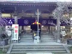 宝戒寺の本殿