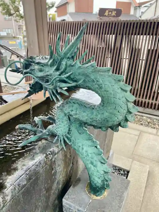 成田山 薬師堂(旧本堂)の{uncategorized: "未分類", other: "その他", undefined: "問題あり", building: "その他建物", grave: "お墓", sacred_gate: "鳥居", guardian: "狛犬", statue: "像", buddha: "仏像", history: "歴史", nature: "自然", garden: "庭園", animal: "動物", pagoda: "塔", temizu: "手水舎", mountain_gate: "山門・神門", sanctuary: "本殿・本堂", subordinate: "末社・摂社", art: "芸術", scenery: "景色", jizo: "地蔵", ema: "絵馬", goshuin: "御朱印", omikuji: "おみくじ", items: "授与品その他", amulet: "お守り", goshuincho: "御朱印帳", eats: "食事", festival: "お祭り", votive_dance: "神楽", shichigosan: "七五三参", wedding: "結婚式", experience: "体験その他", initially: "初詣", around: "周辺", anti_infection: "感染症対策"}